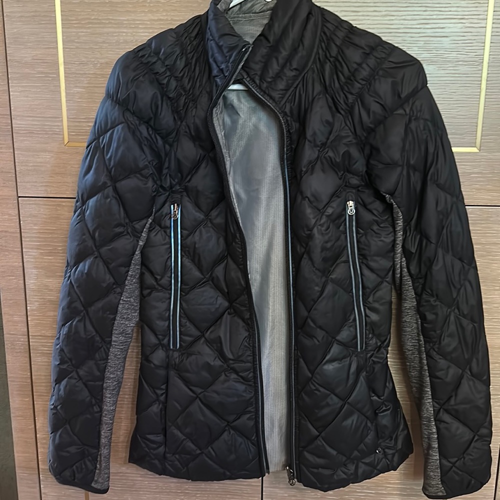 Lululemon lightweight puffer jacket